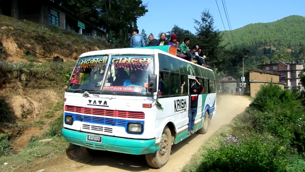Met de bus naar Banepa en terug (video)